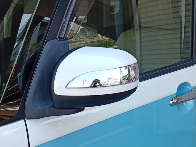ホワイトカラー電動格納ミラー！！