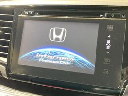 【メーカー純正ナビ】インテリアに溶け込むスタイリッシュな「専用設計」メーカーナビを装備♪視認性や操作性など基本性能にも優れ、より上質なカーライフをお楽しみいただけます。