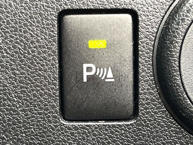 【コーナーセンサー】バンパーに付いたセンサーが障害物を検知！一定の距離に近づくとアラートで教えてくれます♪狭い駐車スペースや車庫入れ時も安心ですね☆