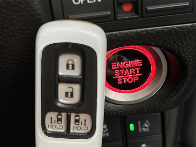 【スマートキー（エンジンスタートストップスイッチ）】スマートキー（電子キー）を持っていれば、スイッチを押すだけでエンジンをかけることができます！