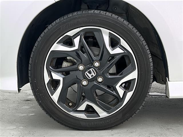 【純正15インチアルミホイール】専用のアルミなので、お車のイメージにぴったり！！社外のアルミやスタッドレスタイヤも取り扱いございます！！ドレスアップもカスタマイズもお任せください！！