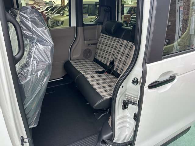 ★5年間新車保障★初度登録から5年間の新車保証が含まれています。長期間、安心してお乗り頂けます！保障費用は支払総額に含まれています！遠方のお客様は保証継承後、お近くのディーラーにて保証が受けられます！
