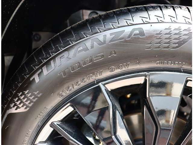 当店ではスポーツグレードや人気車種・上級グレードを主に仕入れ強化しております！中古車でお買い得感あるお車展示中となっておりますのでお客様のご来店、お見積もり依頼お待ちしております。