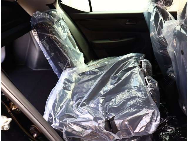 ご来店の際はご回覧のお車が他店舗に移動していたり売約、商談中になっている場合もございます。無料見積もり、またはお電話にてすぐにご返答いたしますのでお気軽にお問合せ下さい。