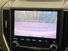 【バックカメラ】駐車時に後方がリアルタイム映像で確認できます。大型商業施設や立体駐車場での駐車時や、夜間のバック時に大活躍！運転スキルに関わらず、今や必須となった装備のひとつです！