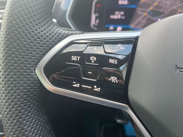 展示前には全車、内外装を厳しくチェックしておりますが、万が一見落とし等があってはダメなので、外部検査員によるチェック（カーセンサー認定）で更に厳しーくチェック済み＾＾