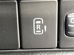 【パワースライドドア】スマートキーや運転席のスイッチでスライドドアの開閉が可能♪電動だから力を入れてドアを開ける必要が無く、小さいお子様でも、重い荷物を持っている時もラクに開け閉めできます♪