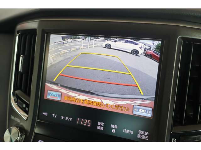 バックカメラが装着されております。駐車時に後方がリアルタイム映像で確認できます。