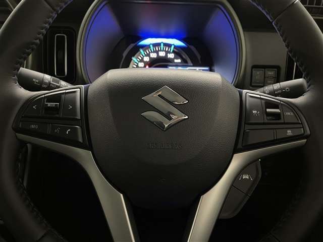 ステアリングスイッチです。