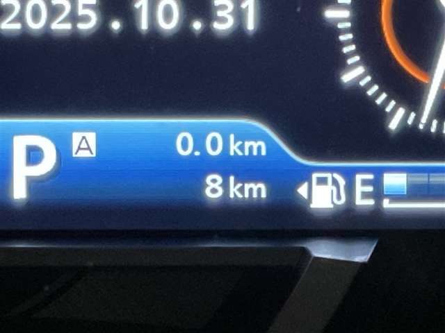 走行距離：8km（撮影時）　ご来店時や納車時には展示の移動や整備などで、若干 距離が進んでいる場合がございます。