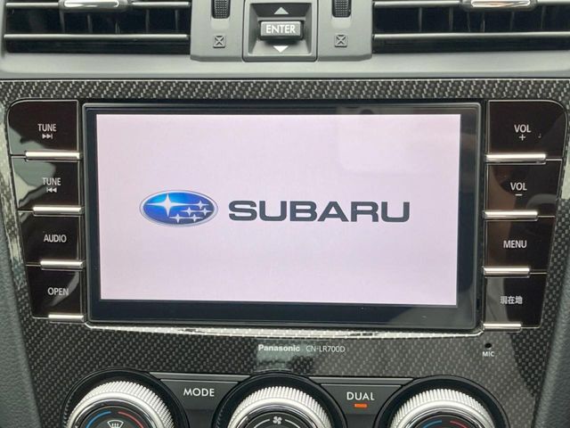 【メーカーパナソニック製純正ナビ】インテリアに溶け込むスタイリッシュな「専用設計」メーカーナビを装備♪視認性や操作性など基本性能にも優れ、より上質なカーライフをお楽しみいただけます。