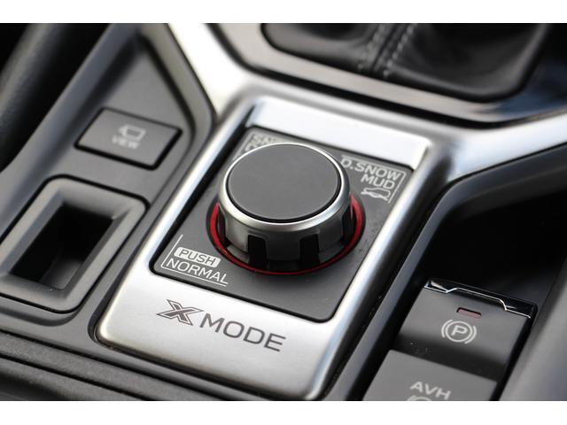 X-MODE。4輪の駆動力やブレーキなどを適切にコントロースすることで、悪路からのスムーズな脱出が出来ます。また、ブレーキ操作に気を使う雪道や砂利道の下り坂でも、一定の車速を維持し下る事が出来ます。