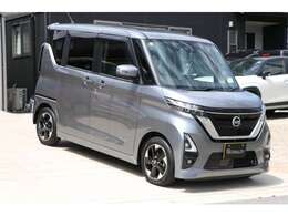 シュッとした顔で背が高いのが特徴です。私にはない特徴なのに車にはそれがあります。悲しいです。
