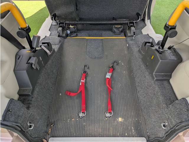 全車除菌作業実施済みになります。スタッフも検温、マスク着用しております。実際にお車を見たいお客様、試乗したいお客様もご安心下さい。