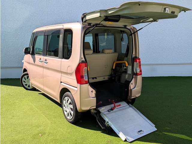 ご好評につき陸送半額キャンペーン延長します。遠方からでもお買い得にお車の購入が可能です。詳細はスタッフまでお気軽にお問い合わせください。