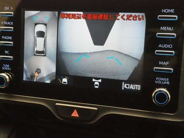 パノラミックビューモニター付きです。車両を上から見たような映像をディスプレイオーディオ画面に表示。運転席からの目視だけでは見にくい、車両周辺の状況をリアルタイムでしっかり確認できます。