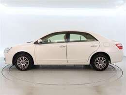 おひとり、恋人、ご友人、ご家族など、少人数でも大人数でもお出かけが楽しめます。この車で楽しいドライビングライフを送りましょう♪