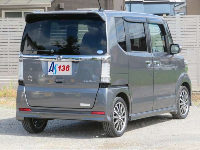 オートサロン136では、仕入れてから全てのお車整備、オイル交換、ワイパー交換、外装磨きコーティング、内装クリーニングを行っております。