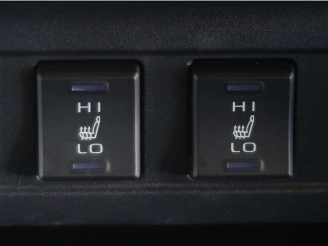 シートヒーター付きです。寒い日も快適なドライブが楽しめます♪