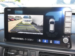 バックをするとき自動でリアの様子が映る『リアカメラ』付き！　ナビ画面で確認しながらバックができますから安心ですね。でも、目視も大切ですよ！安全第一でお願いします！