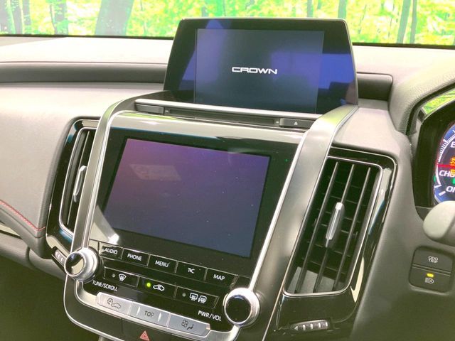 【メーカー純正ナビ】インテリアに溶け込むスタイリッシュな「専用設計」メーカーナビを装備♪視認性や操作性など基本性能にも優れ、より上質なカーライフをお楽しみいただけます。