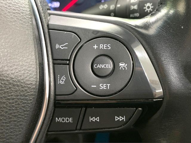【レーダークルーズコントロール】高速道路での長距離走行が楽に！！自動で速度を保つクルーズコントロールが、衝突軽減システムと連携し、前方の車両を感知して車間を保つように速度調節してくれます！！