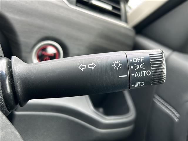気になる車はすぐにお問い合わせください！画面右側の0066から始まる無料ダイヤルからお問い合わせ下さい！専門スタッフがお車のご質問にお答えいたします！