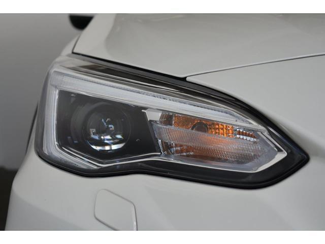 LEDヘッドライトで夜間の運転も安心です