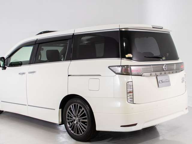 ★ボディーカラーは新車時からの純正色です！色替え車・オールペイント車両ではございません。