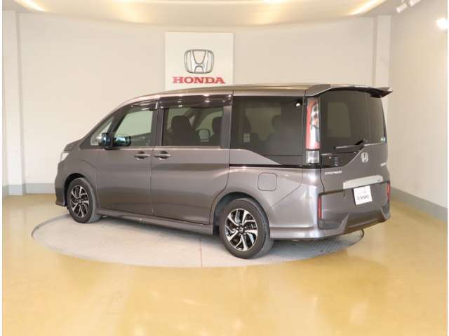 ご納車までの期間ですが、県内のお客様は1、2週間、県外のお客様は2、3週間ほどでご納車が可能となります。但し、お支払いや書類の状況によっては多少の前後もありますので、その際には何卒ご了承下さい。