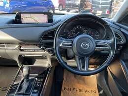 『ワイド保証1年』　日産販売店の中古車には無料で保証が付いています。品質に自信があるから実現した日産ならではの保証です。※一部保証に加入できない車両があります。