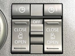 【両側パワースライドドア】スマートキーや運転席のスイッチで後席両側スライドドアの開閉が可能♪電動だから力を入れてドアを開ける必要が無く、小さなお子様でも簡単に開け閉めでき快適です♪