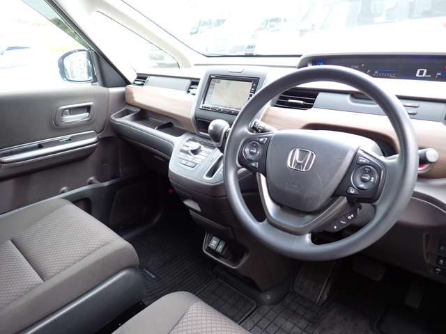 綺麗な内装！　程度の良さが伺えます☆アナタ好みに仕上げて下さい！