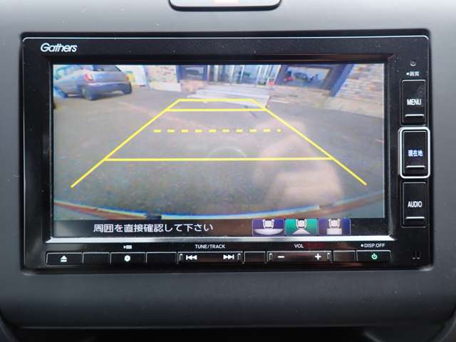 バックカメラ装備です☆　苦手な車庫入れも安心です！！