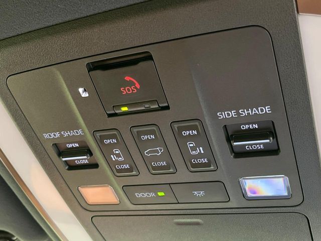 【両側パワースライドドア】スマートキーや運転席のスイッチで後席両側スライドドアの開閉が可能♪電動だから力を入れてドアを開ける必要が無く、小さなお子様でも簡単に開け閉めでき快適です♪