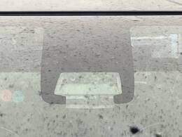 【トヨタセーフティセンス】走行中に前方の車両等を認識し、衝突しそうな時は警報とブレーキで衝突回避と被害軽減をアシスト。より安全にドライブをお楽しみいただけます。