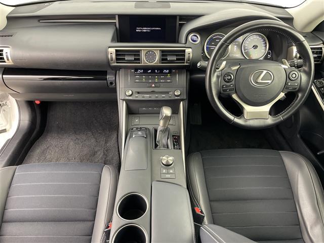 【インパネ全体】全方位で視界が広く、高い目線で運転もしやすいです！