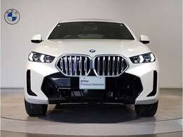 【キドニーグリル】BMWは約90年もの間、ほぼ全ての車両にひと目でBMWだと分かるこの特徴的なフロントグリルが備えられ、デザイン・アイコンとして親しまれてきました。