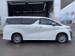 サービスピット完備！車検・一般整備・板金塗装、すべてお任せ下さい！