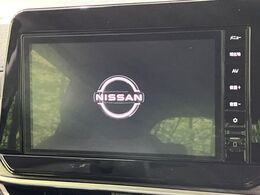 【大画面ナビ】人気の大型9インチナビを装備。存在感のある大画面はインパクト大！ナビ利用時のマップ表示は見やすく、テレビやDVDは臨場感がアップ！いつものドライブがグッと楽しくなります♪