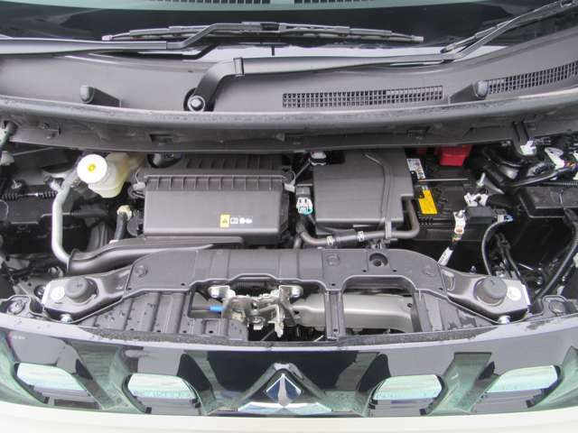 エンジンルームもチェックします！