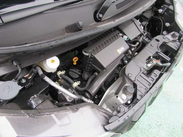 エンジンルームもチェックします！