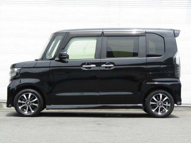 【初めてご購入の方】当社ホームページ「クローバーランドカーズ」で検索！☆簡単審査！全車両ローン仮審査機能付き　☆ご来店予約　☆新着車両　☆ご購入の流れ　など情報満載です。LINEでのお問合せもOK