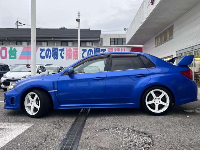 当社の展示車に走行距離や修復歴の虚偽は一切ありません◆距離が正確か確認する走行検索システムと厳正な基準を持つ第三者機関のAIS検査を全ての展示車で行い、基準クリアの厳選中古車のみをご提供しております◆