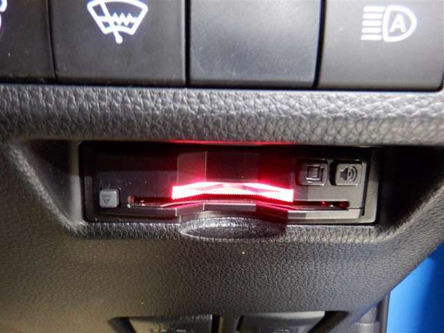 ETC車載器付きです。高速道路の料金所もスムーズに通過できます。