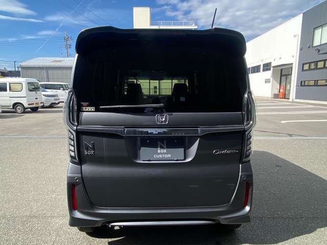 展示車には、AIS発行の《車両状態証明書》を付けております。修復歴の有無、また車両状態図を見ながら実車にてご確認いただけますので、安心してお買い求めできます！