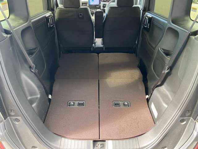 長物を購入した際にはフラットにすることで楽々積むことができます！さまざまなものを載せられる広さです！