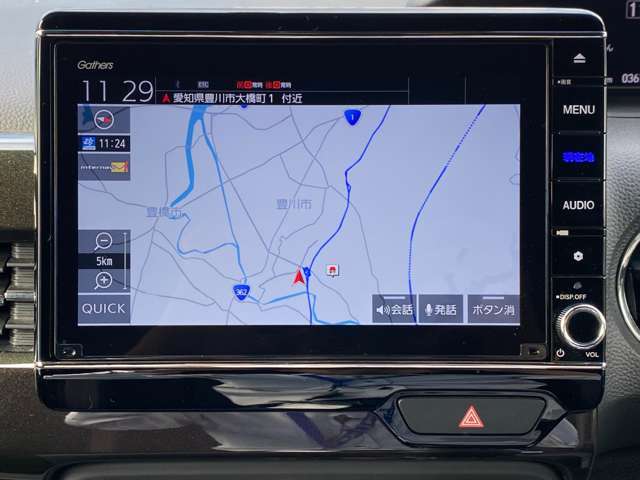 ナビ搭載車です。地図データの情報量や検索スピードの速さが魅力的。ビルトインタイプですので盗難のリスクも少なくなりますよね。初めての道でも安心快適で楽しいドライブのお手伝いをします。