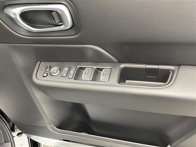 気になる車はお電話やメールで当店にお問い合わせください。なお、お電話での在庫の取り置きはできません。ご来場の際は、商談が重なる事が増えていますので事前に在庫有無をご確認くださいませ。