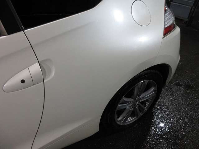 オンライン相談　スマホのカメラで車の細部をみながらのオンライン商談、ご来店なしでの契約、ローンの審査もかんたんです。